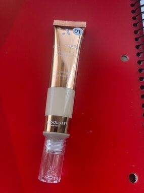 Absolute New York Full Cover Liquid Matte Foundation - 01 Light (Cream)